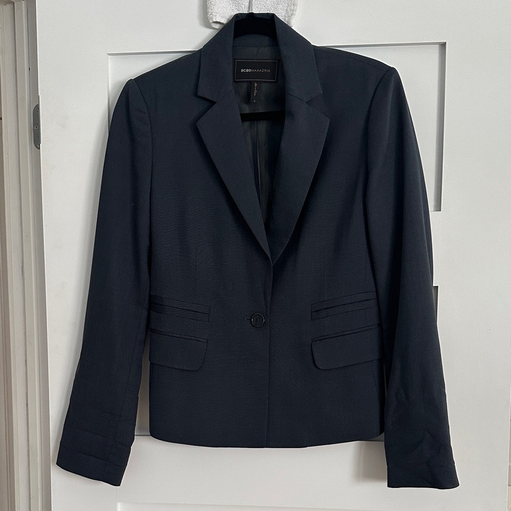 5 for $25 // BCBG Max Azria lightweight wool blend navy Maddy blazer size small